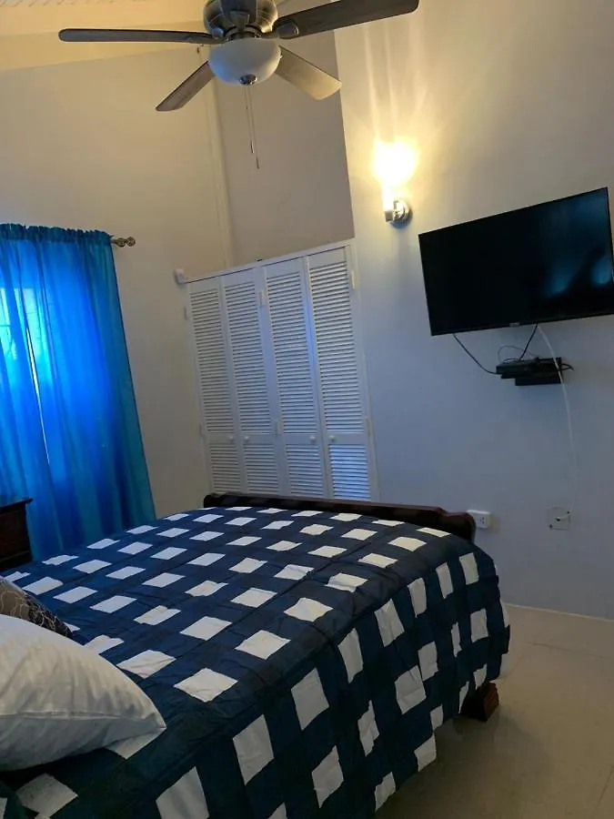 Paradise Villa Shared Onsite Private Pool Onsite Gym Ocho Rios Kwatera prywatna