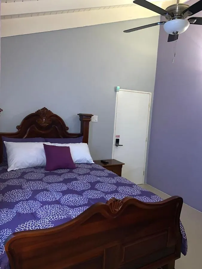 Paradise Villa Shared Onsite Private Pool Onsite Gym Ocho Rios Kwatera prywatna